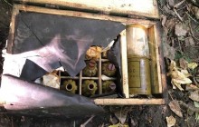 На Житомирщине возле воинской части нашли два "прикопанных" ящика с гранатами