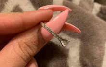 Наречена похвалилася в мережі обручкою, але її висміяли (фото)