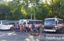 Смертельный пожар в гостинице "Токио Стар": эвакуированных жителей поселили в автобусах (фото)