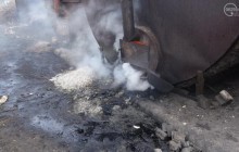 В Мариуполе люди задыхаются из-за кустарного производства древесного угля вблизи жилых домов (фото)
