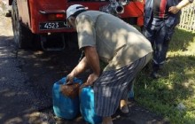 Жителям Луганской области спасатели начали подвозить воду