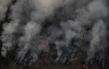 Президент Бразилии отказался от помощи G7 в тушении пожаров в Амазонии