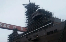 Опубліковані фото нового величезного китайського десантного корабля Type 075