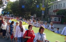 Тисячі людей у вишиванках та концерт: у Хмельницькому яскраво відзначили День Незалежності