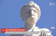 Бюджетна реставрація: в Одесі історичну пам'ятку "відремонтували" за допомогою скотчу (відео)