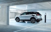 Peugeot представила гибридный кроссовер (фото)