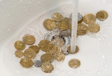 Миллиардерам можно, а государственным водоканалам - дудки: тарифы на воду поставили на паузу