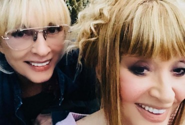 Сушенная груша: Пугачева озадачила сеть совместным фото с Вайкуле