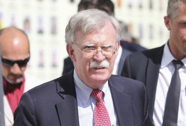 Колишній радник Трампа висловився про можливе припинення вогню в Україні