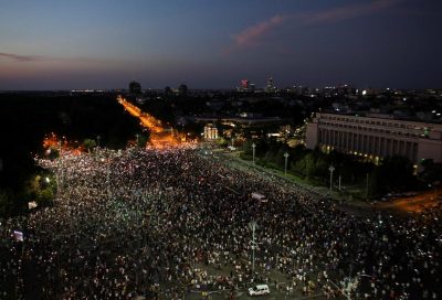 Мировой порно рекорд! 2000 парней на одну девушку (1 день)