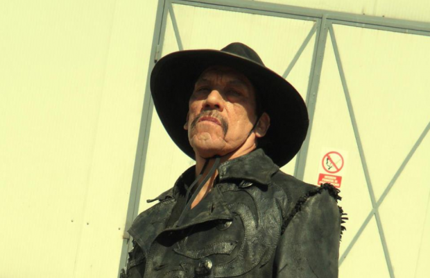 Виконавець ролі Мачете допоміг врятувати дитину з перевернутого автомобіля (відео)