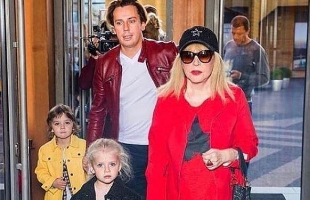 Алла Пугачова викликала подив сімейним фото