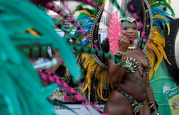 Власти Бразилии не будут отменять карнавал из-за коронавируса