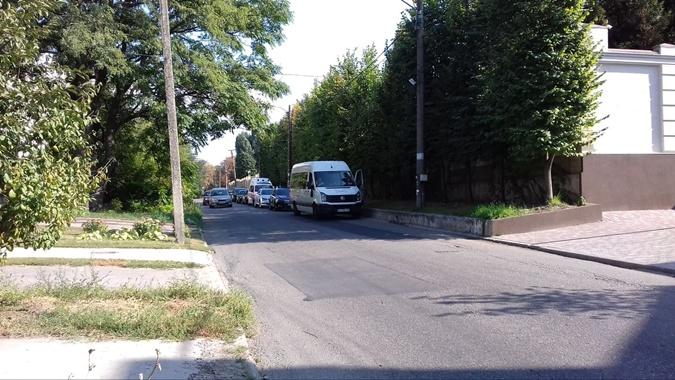 Отпевали Татьяну Шарапову во дворе дома, где живет 82-летняя мать Тимошенко / КП в Украине Отпевали Татьяну Шарапову во дворе дома, где живет 82-летняя мать Тимошенко / КП в Украине