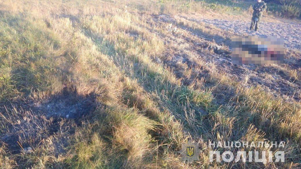 Чоловік отримав травми, що виявились несумісними з життям / фото ГУ НП в Житомирській області Чоловік отримав травми, що виявились несумісними з життям / фото ГУ НП в Житомирській області
