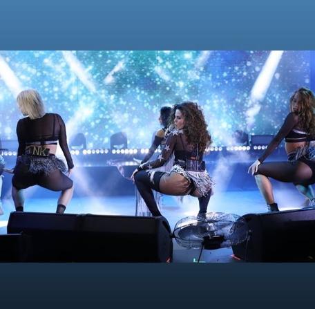 Зухвалий "лук" Каменських показала в stories / instagram.com/stories/kamenskux Зухвалий "лук" Каменських показала в stories / instagram.com/stories/kamenskux