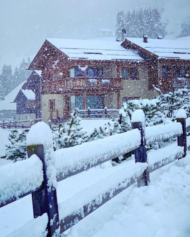 Итальянские Альпы засыпало снегом / twitter.com/Livigno Итальянские Альпы засыпало снегом / twitter.com/Livigno