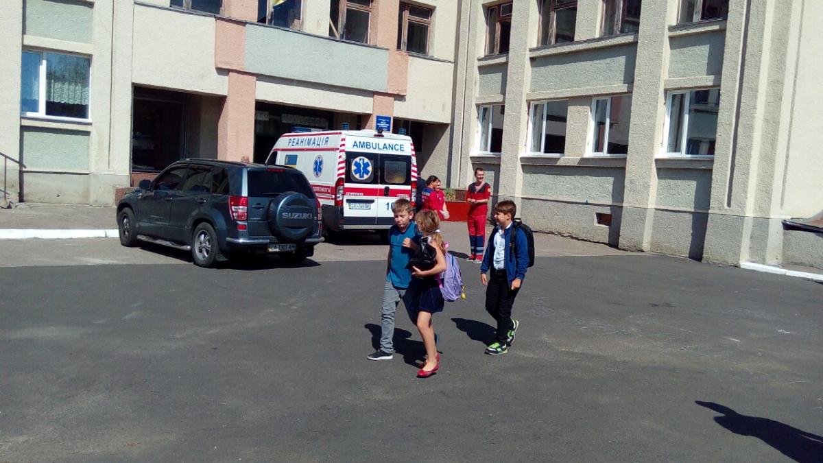 Навчальний процес станом на 10 вересня в закладі тимчасово припинено / фото: ДСНС області Навчальний процес станом на 10 вересня в закладі тимчасово припинено / фото: ДСНС області