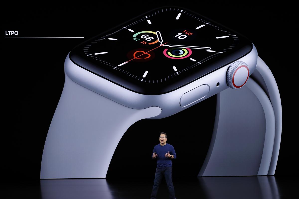 Apple Watch Pro вийдуть в абсолютно новому дизайні / фото REUTERS Apple Watch Pro вийдуть в абсолютно новому дизайні / фото REUTERS