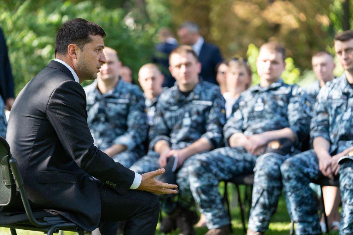 Зеленский встретился с освобожденными украинскими военными моряками / фото president.gov.ua Зеленский встретился с освобожденными украинскими военными моряками / фото president.gov.ua