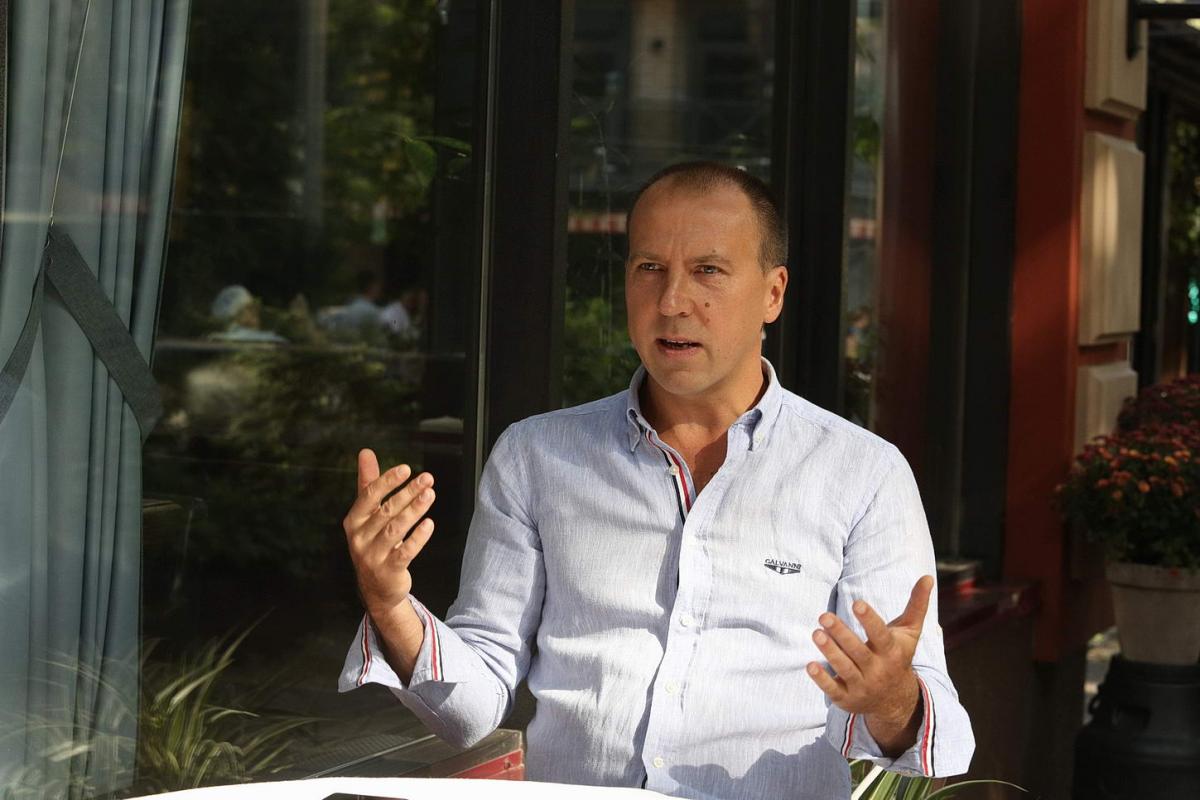 Эксперт выступил за всеобщий армейский призыв и обязанность граждан владеть огнестрельным оружием