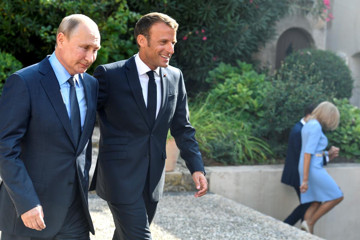 Ранее Путин и Макрон регулярно проводили беседы по телефону / фото REUTERS