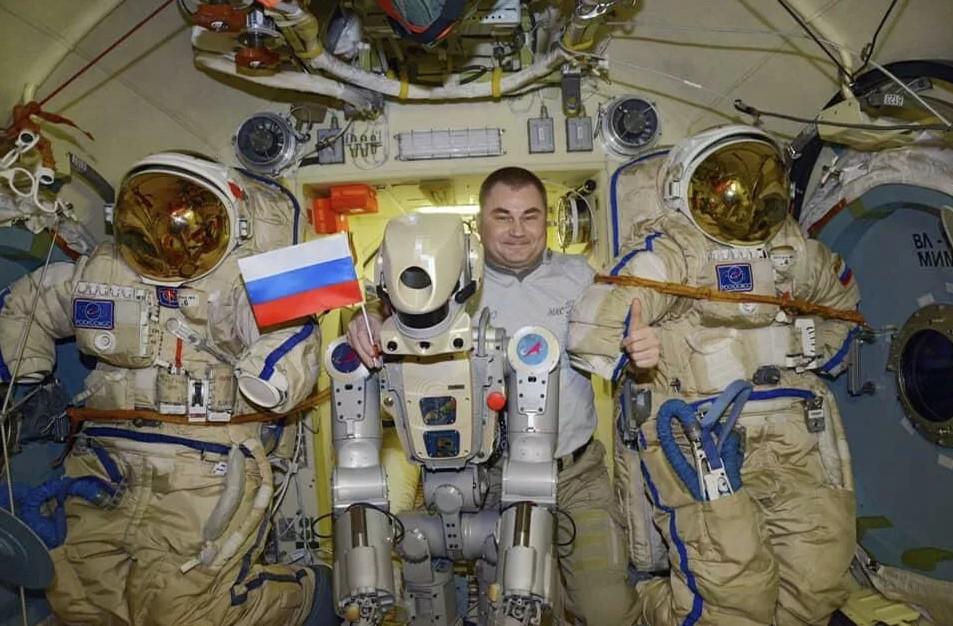 Йдеться про чіпи, мікроелектроніку та робототехніку / фото Роскосмос Йдеться про чіпи, мікроелектроніку та робототехніку / фото Роскосмос