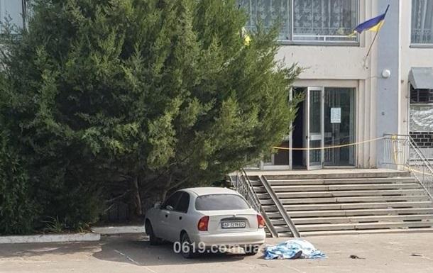 Тела погибших работников автозаправочной станции обнаружила жена одного из них / фото 0619.com.ua Тела погибших работников автозаправочной станции обнаружила жена одного из них / фото 0619.com.ua