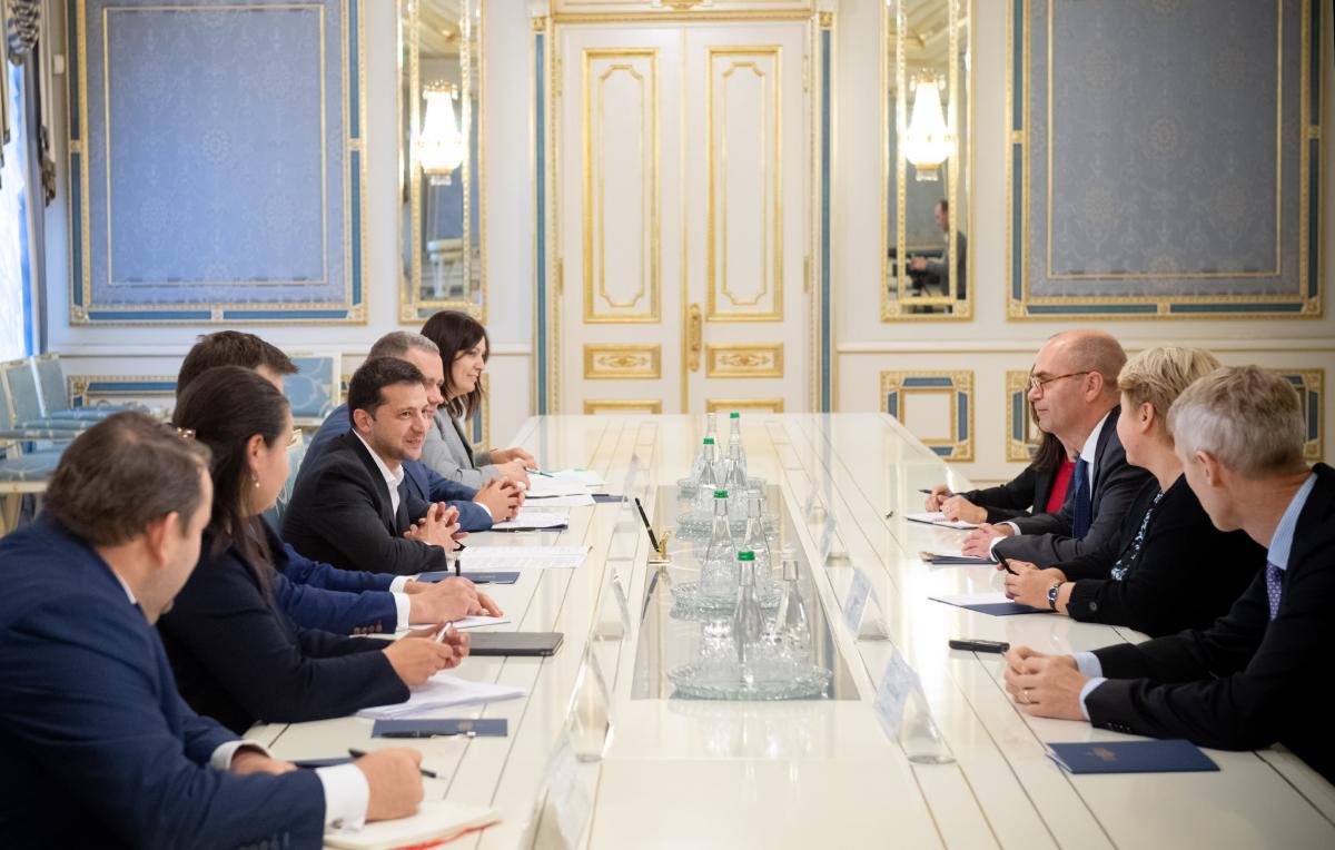 Володимир Зеленський провів зустріч із представниками МВФ / фото president.gov.ua Володимир Зеленський провів зустріч із представниками МВФ / фото president.gov.ua