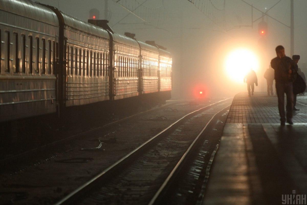 Вандалы продолжают уничтожать украинские поезда / фото УНИАН