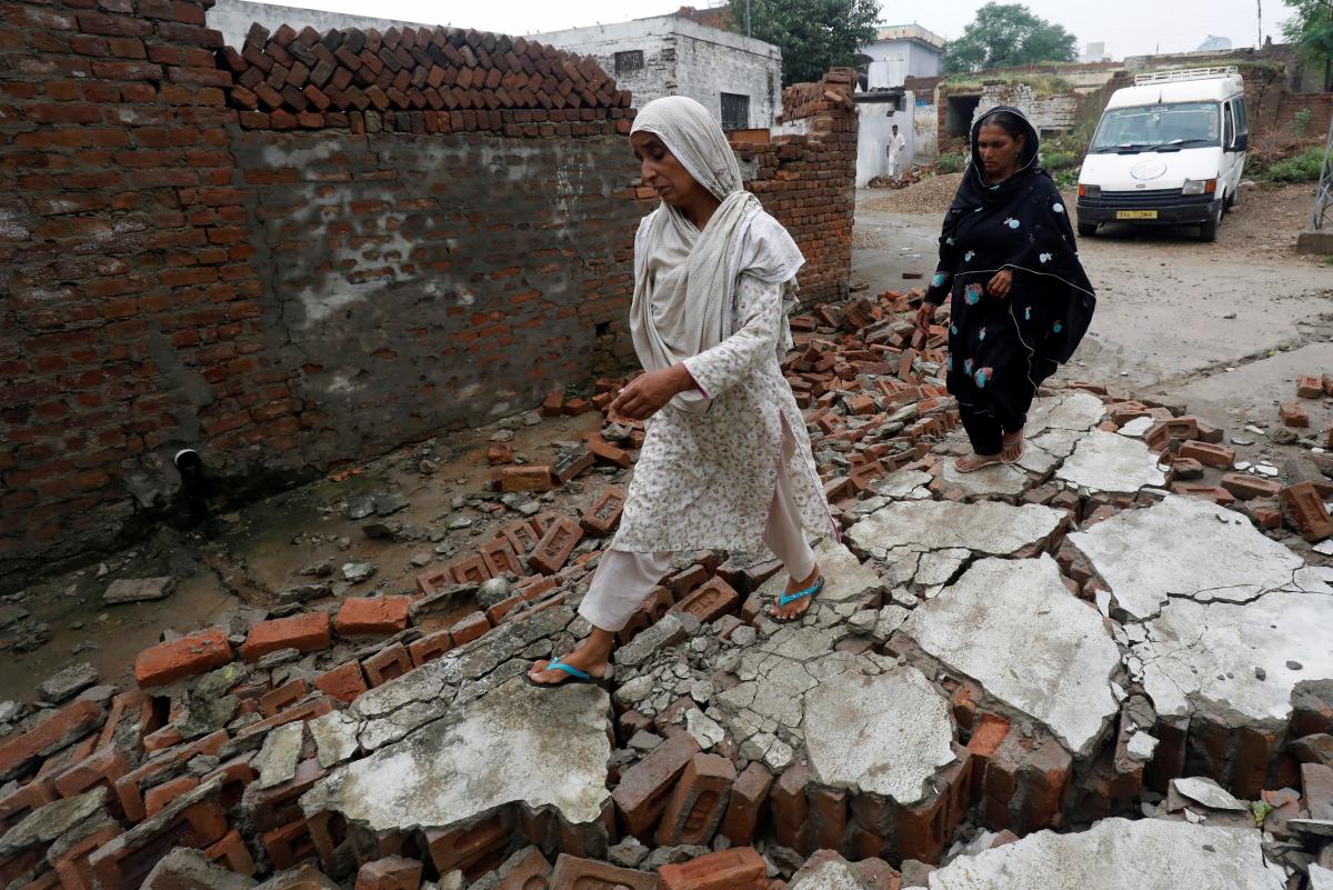 Последствия землетрясения в Пакистане / REUTERS