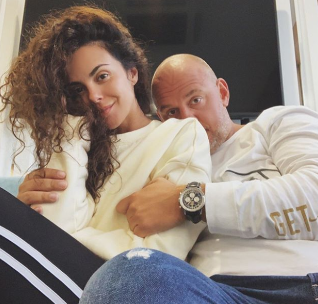 Каменских позирует с мужем / instagram.com/realpotap