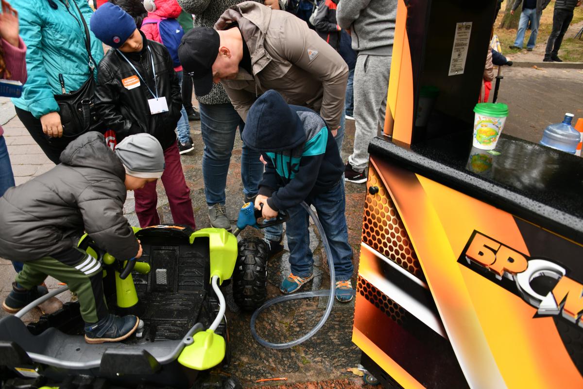 За права детей выбирать любимое дело –  сеть АЗК «БРСМ-Нафта» стала генеральным партнером национального проекта «Город профессий»