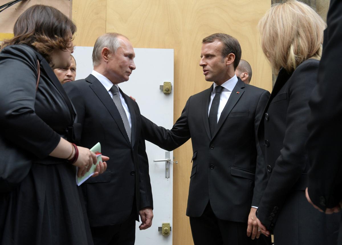 Владимир Путин и Эммануэль Макрон / REUTERS