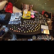В Николаеве наркоторговцы доставляли свой «товар» в орехах (фото, видео)