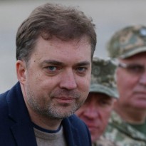 Ukrainian defense minister: Realistic to fully switch to contract army even amid war