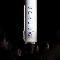 SpaceX повторно отложила запуск Falcon 9 с интернет-спутниками
