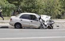 В Киеве на Позняках Lanos на скорости влетел в припаркованный Volkswagen, есть погибший