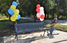 Лодзь подарував Одесі на День міста статую пінгвіну – герою польського мультфільму (фото)