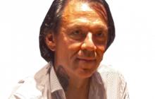 "Иногда, подписывая контракт, понятия не имеешь, что предстоит кушать - майонез, хот-доги, сливочное масло, суши, яйца и даже… бычьи яйца или коровьи мозги"