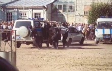Российским школьникам ко Дню знаний "Росгвардия" показывала, как скручивать людей на митингах