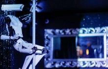 Камери спостереження замість облич: роботи-стриптизери виступлять у нічному клубі Франції (відео)