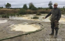 На Житомирщине специальная группа полицейских будет вылавливать копателей янтаря (видео)