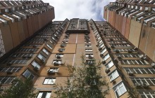 В центре Киева женщина разбилась насмерть, выпав с 13 этажа (фото, видео)