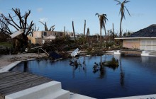 Ураган "Доріан" ослабнув до першої категорії