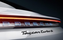 Глава Tesla пошутил над названием нового электрокара Porsche