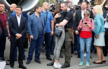 Узники Кремля на Родине, сильная гривна, победы футбольной сборной и весна в декабре. Что заставляет украинцев верить в чудеса