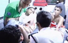 На ночном карнавале в столице Шри-Ланки два слона потоптали людей (видео)