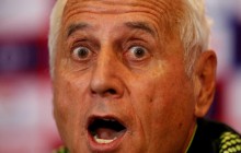 Тренер сборной Косово шокировал сеть "сумасшедшей" пресс-конференцией (видео)