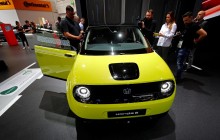 Серийный электромобиль Honda e: сколько будет стоить и когда стартуют продажи (фото, видео)